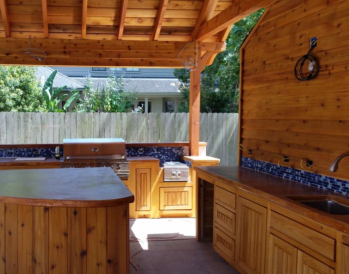 outdoor kitchen